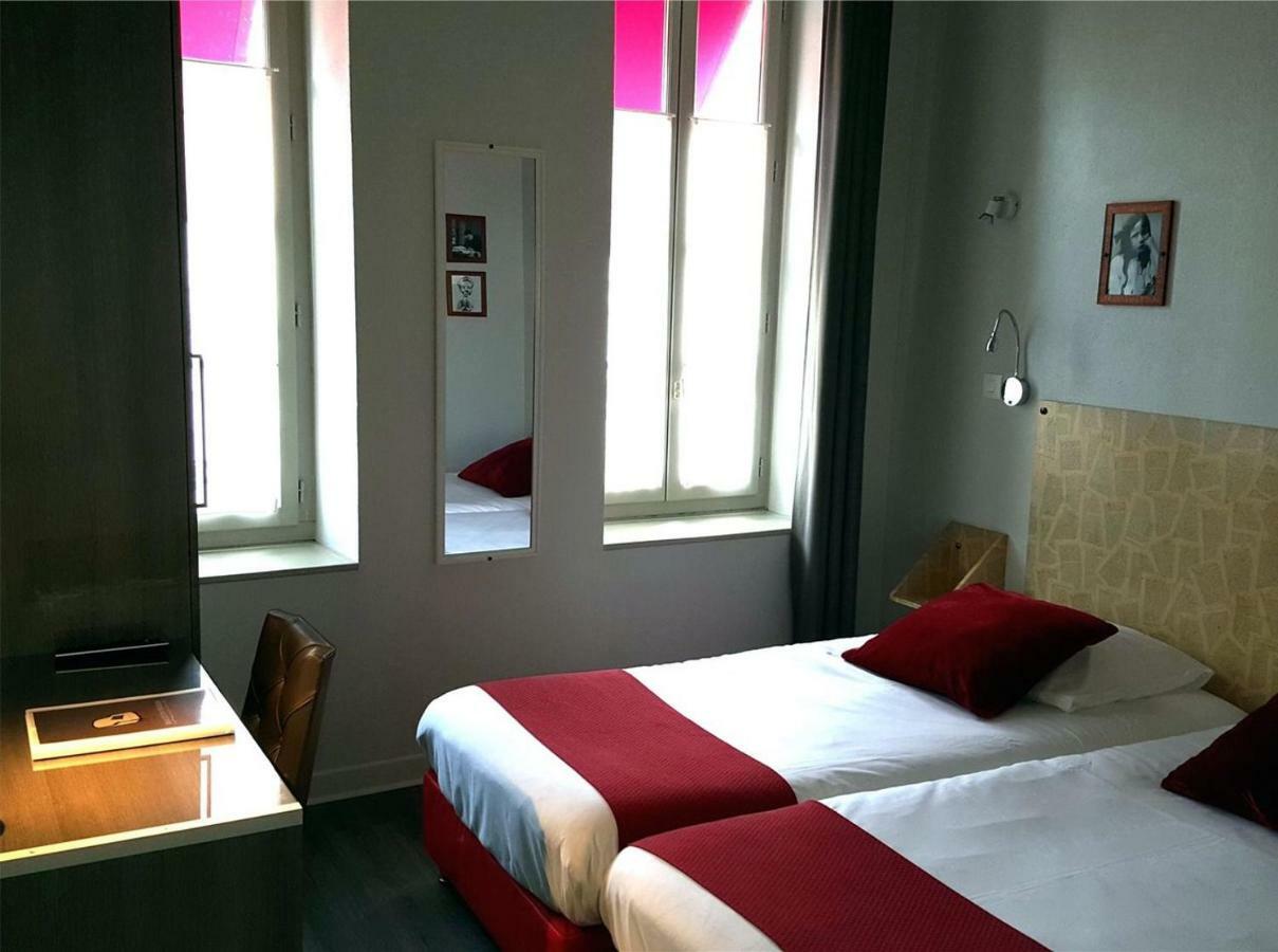 Hotel Mille Et Une Feuilles Ла-Шарите-сюр-Луар Экстерьер фото